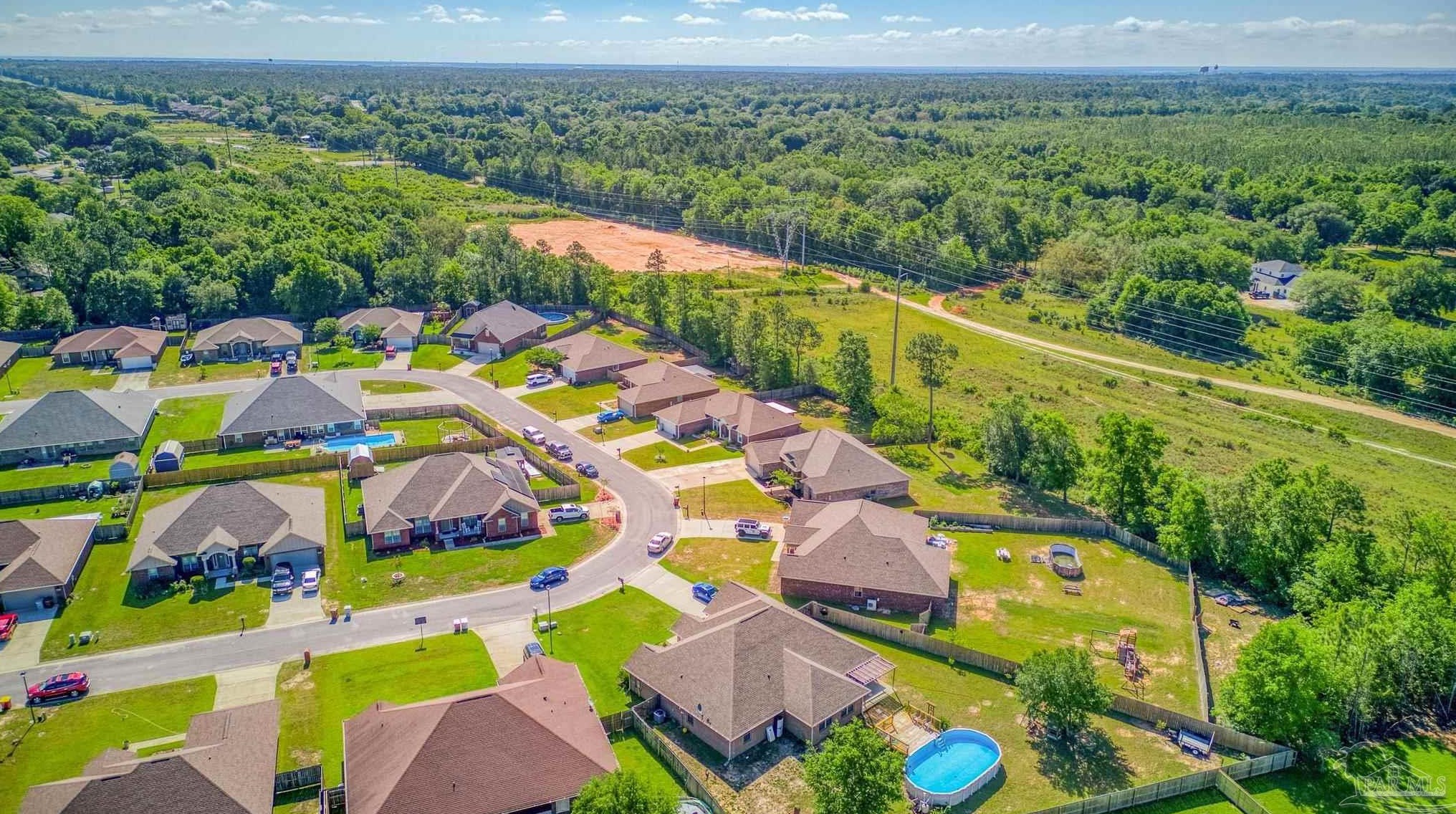 6102 Winchester Cir, Milton FL  32570-8914 exterior