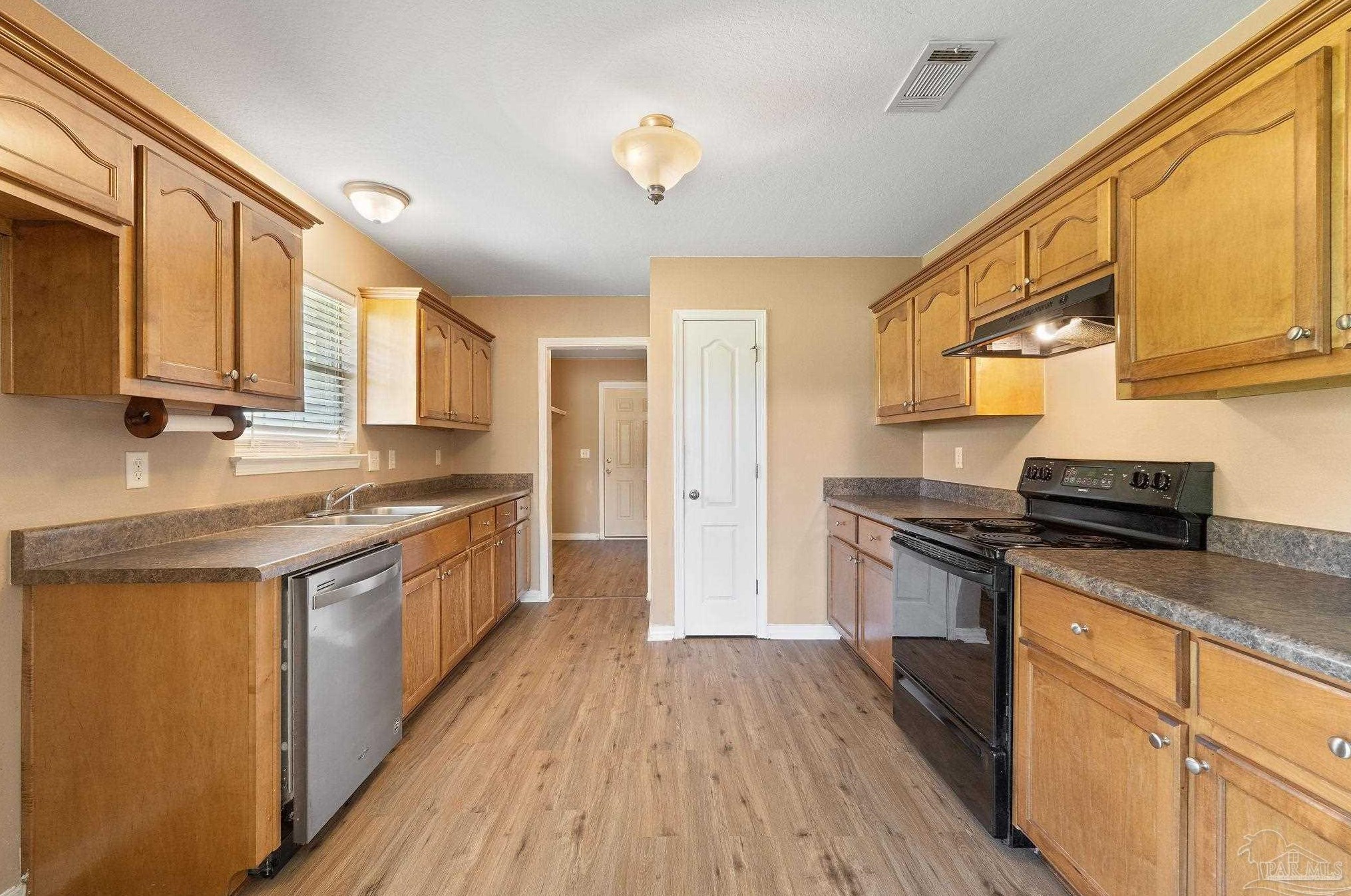 8553 Honeybee Ln, Milton FL  32583-2511 exterior