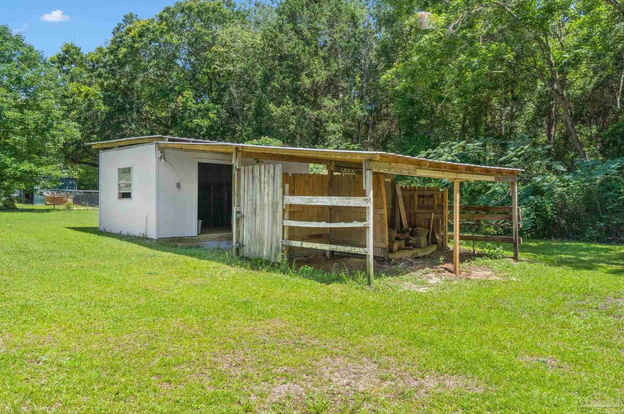 8553 Honeybee Ln, Milton FL  32583-2511 exterior