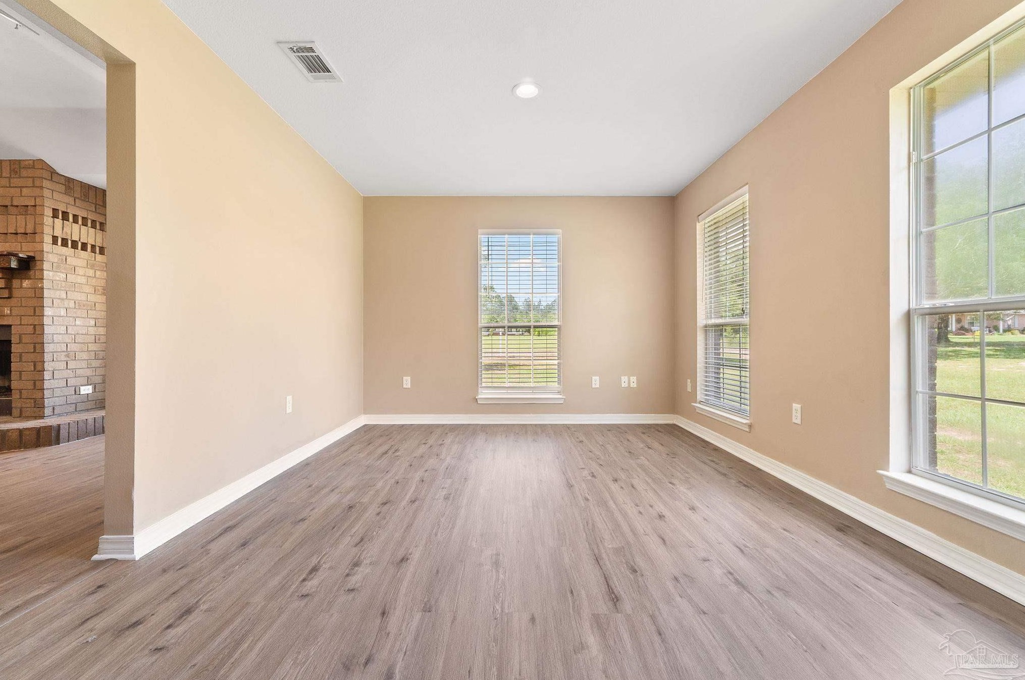 8553 Honeybee Ln, Milton FL  32583-2511 exterior