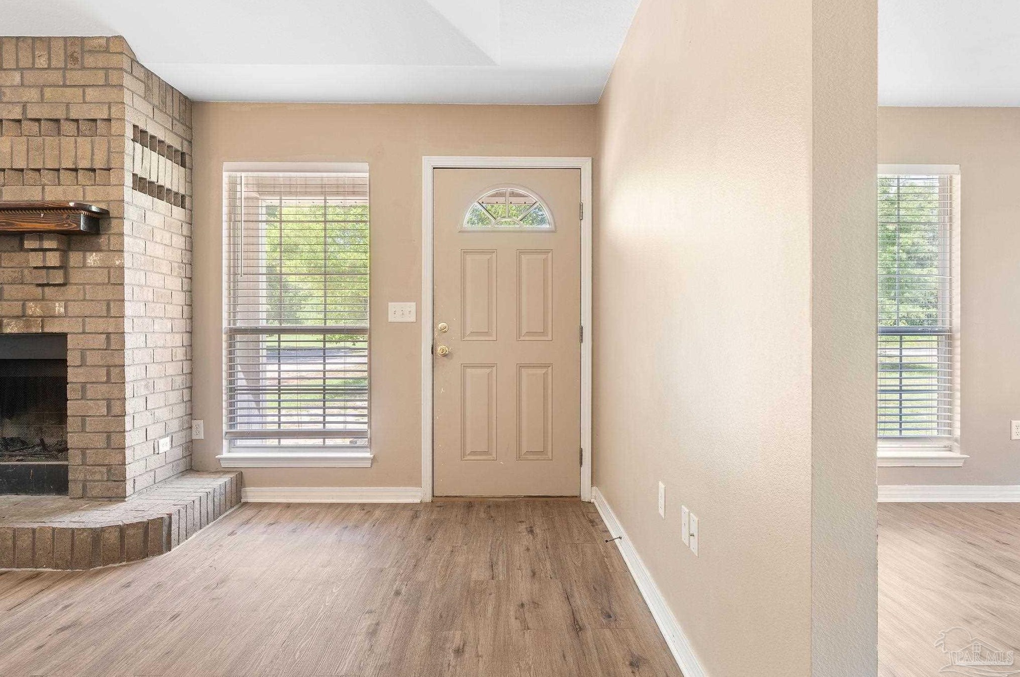 8553 Honeybee Ln, Milton FL  32583-2511 exterior