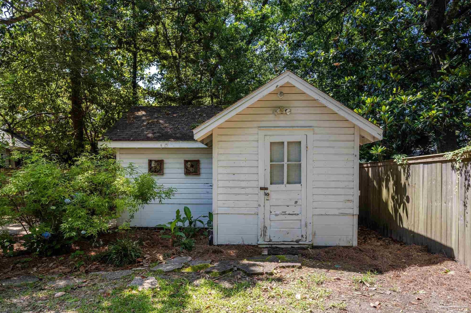 925 Blount St, Pensacola FL  32503-5669 exterior