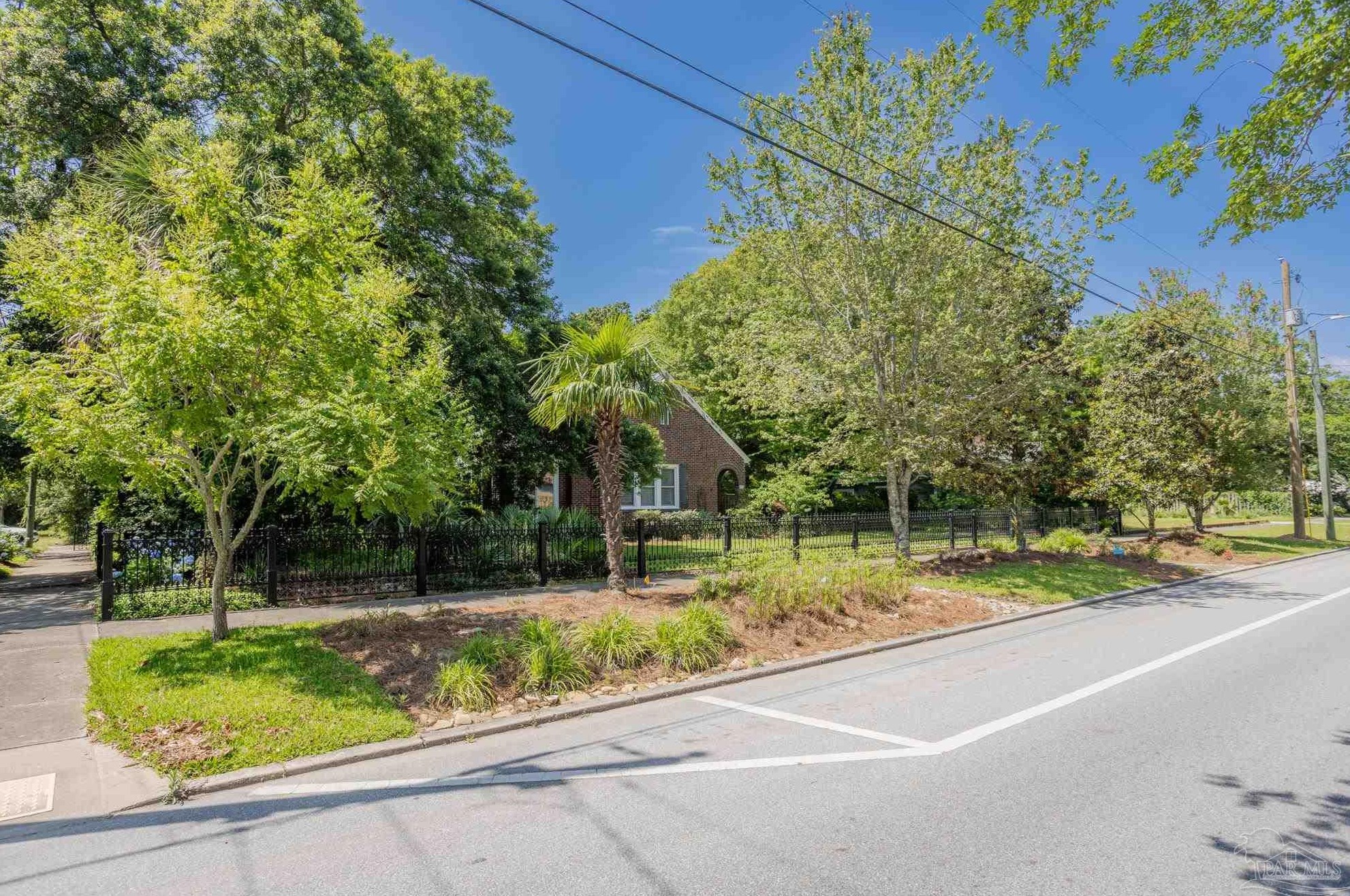 925 Blount St, Pensacola FL  32501-2301 exterior
