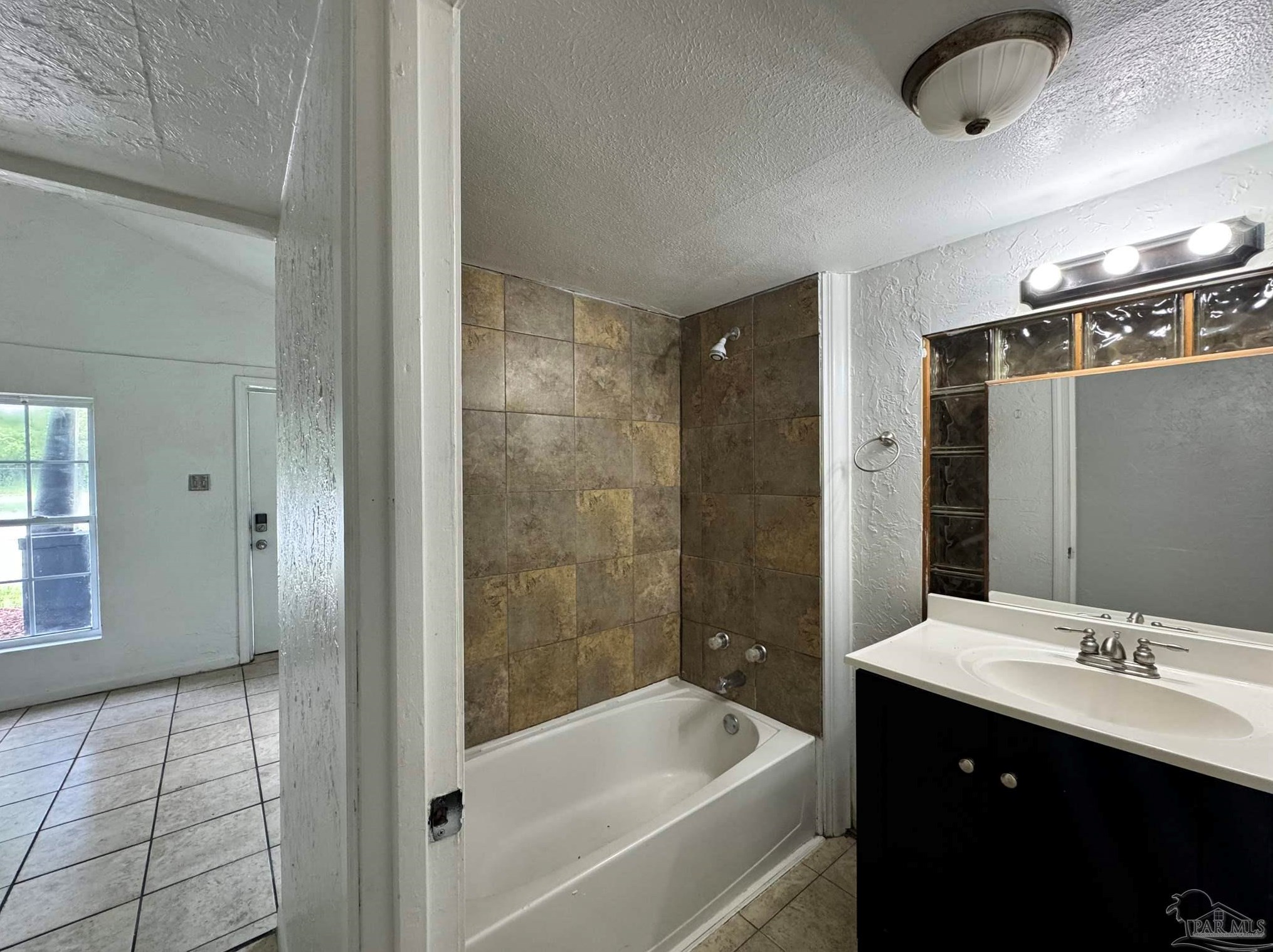 1303 North, Pensacola FL 32505-1776 exterior