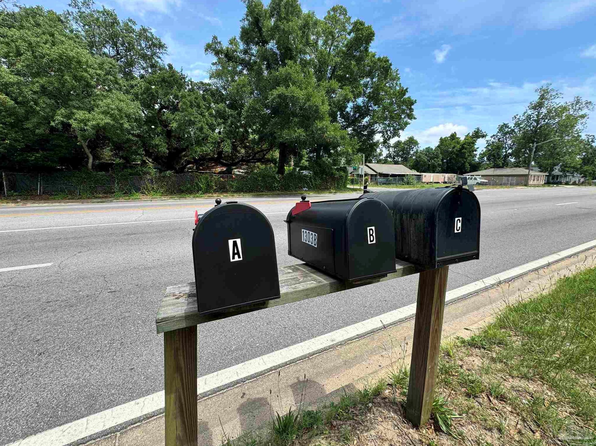 1303 North, Pensacola FL 32505-1776 exterior