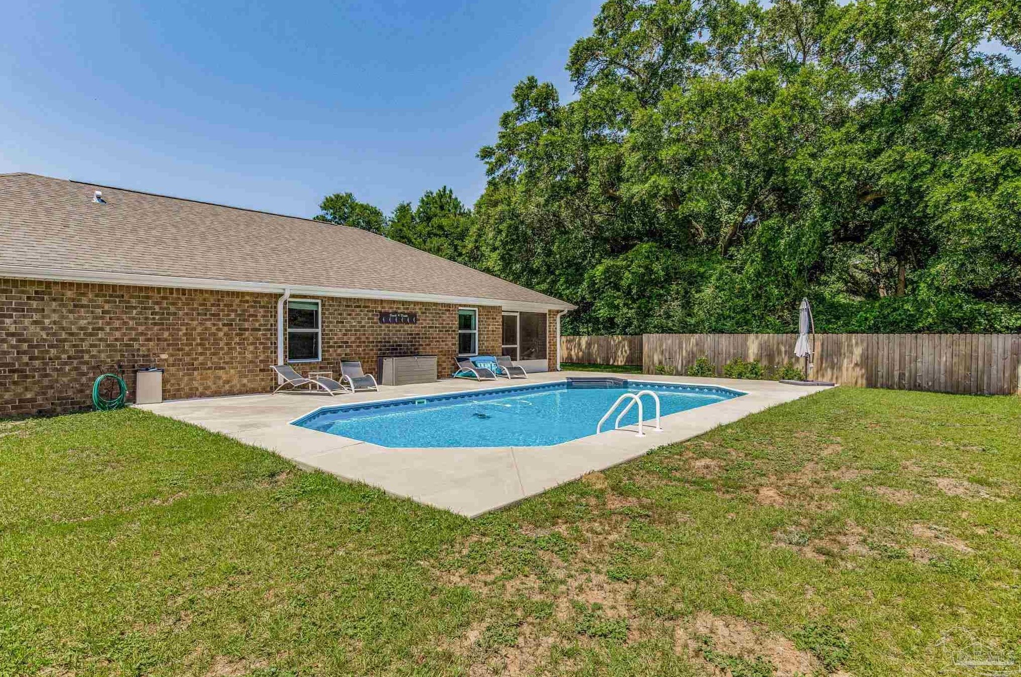 5976 Milan Dr, Milton FL 32571-8478 exterior