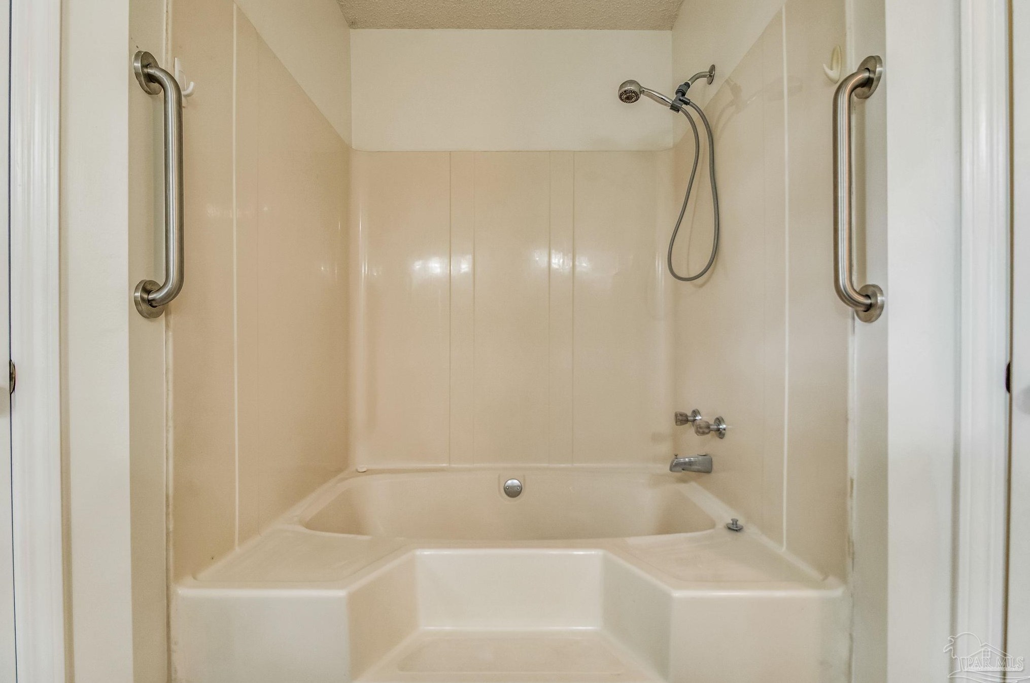 658 Cedar Blf Dr, Pensacola FL 32506-6229 exterior