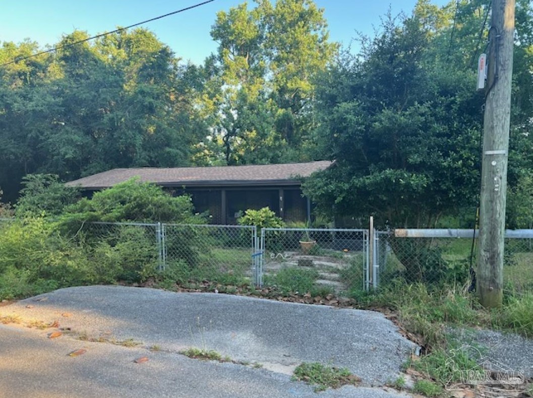 3801 University St, Milton FL 32571-2123 exterior