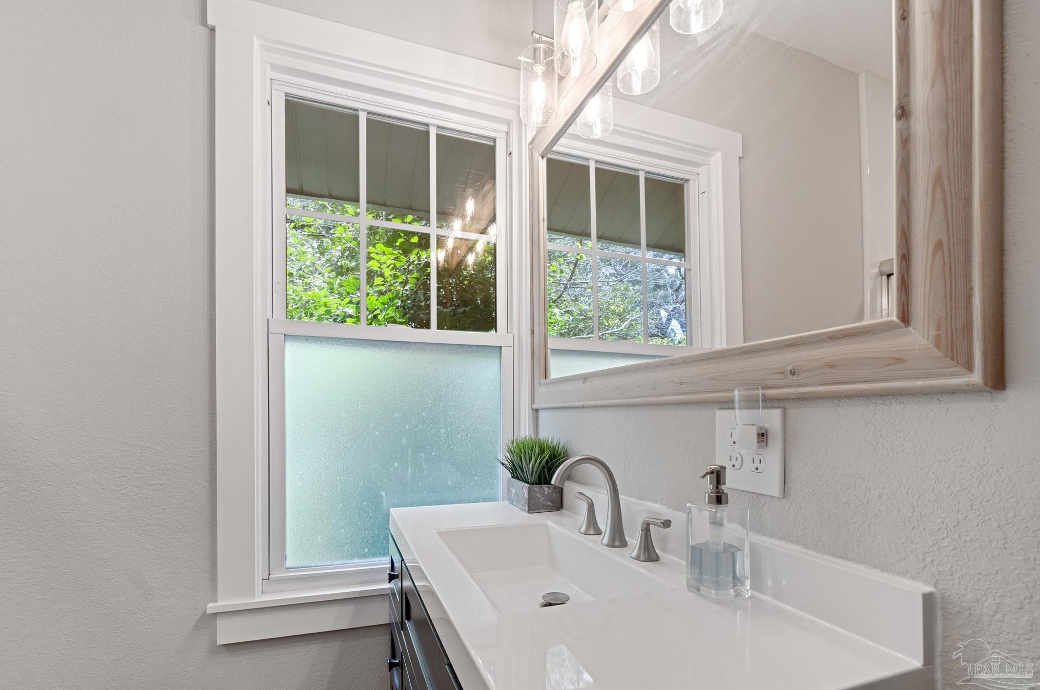 1020 Brainerd St, Pensacola FL  32501-2523 exterior