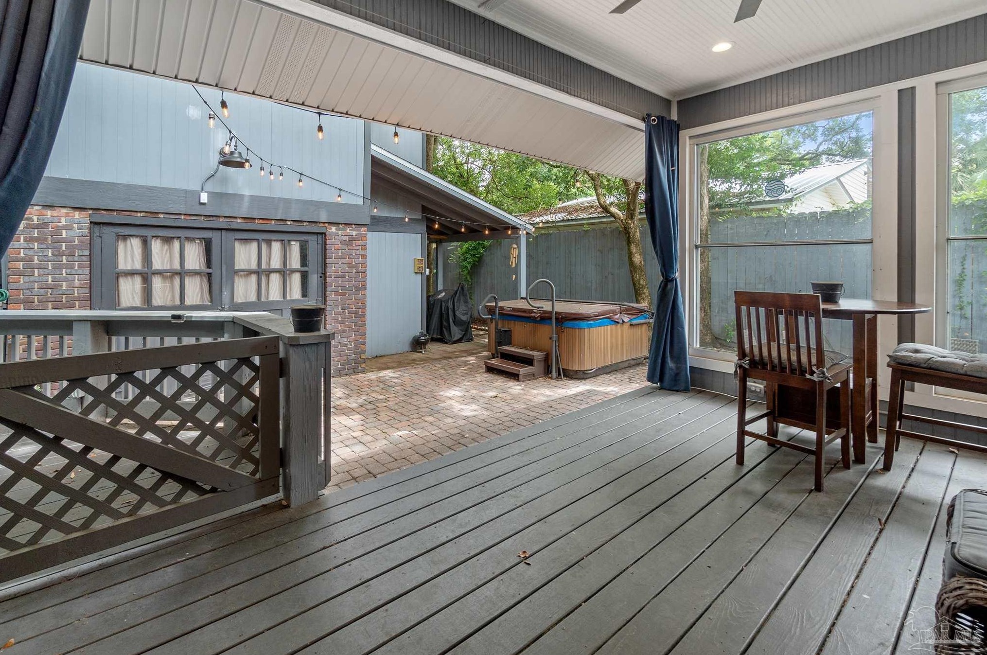 1020 Brainerd St, Pensacola FL  32501-2523 exterior