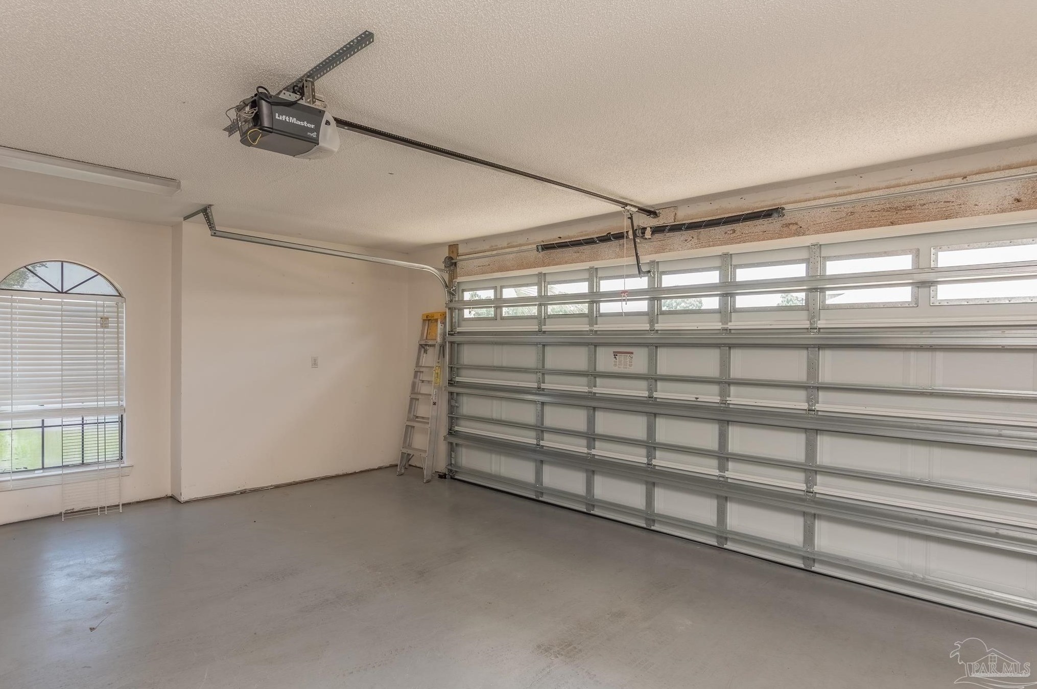 1048 Chandelle Lake Dr, Pensacola FL  32507-8124 exterior