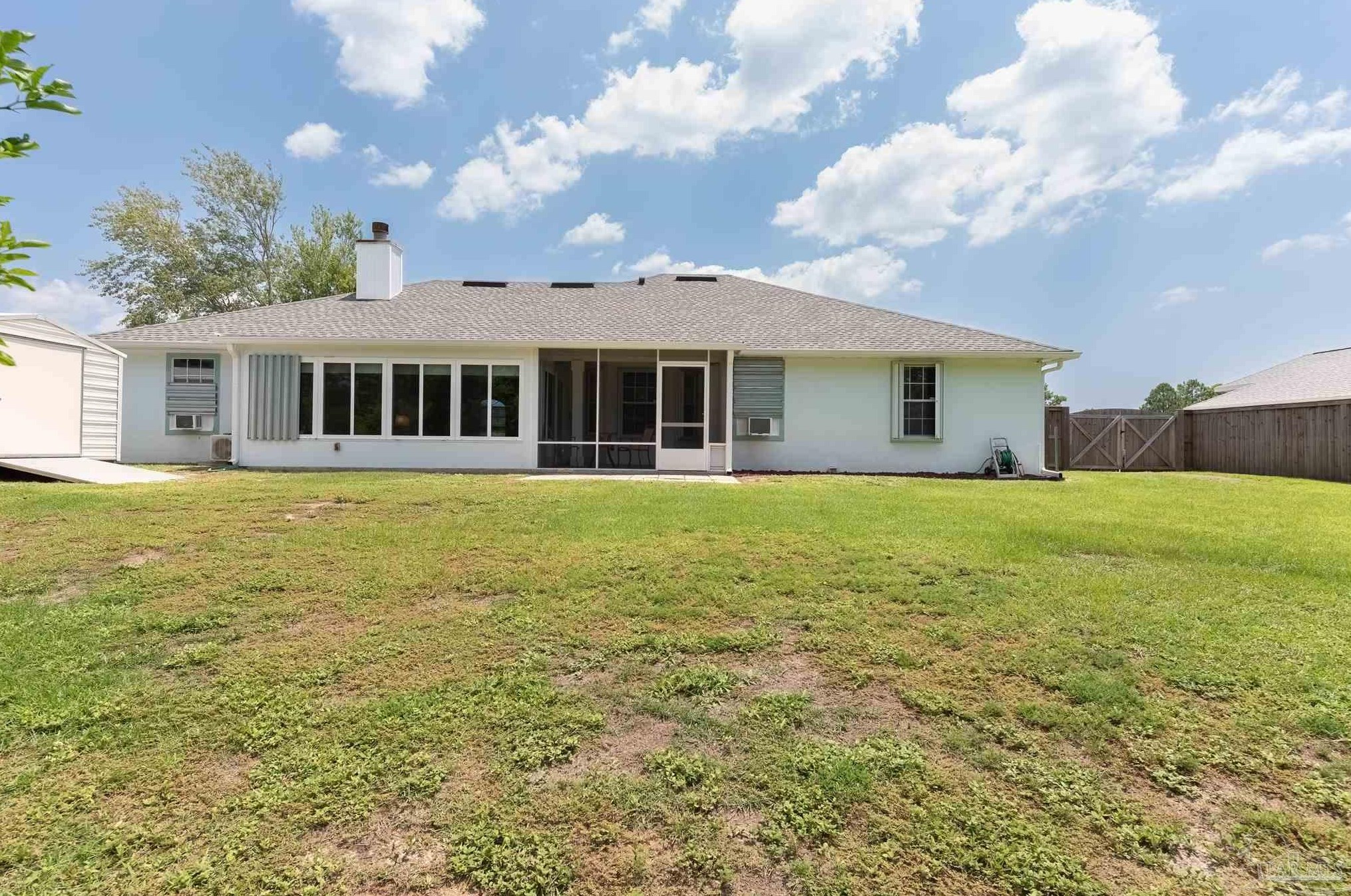 1048 Chandelle Lake Dr, Pensacola FL  32507-8124 exterior