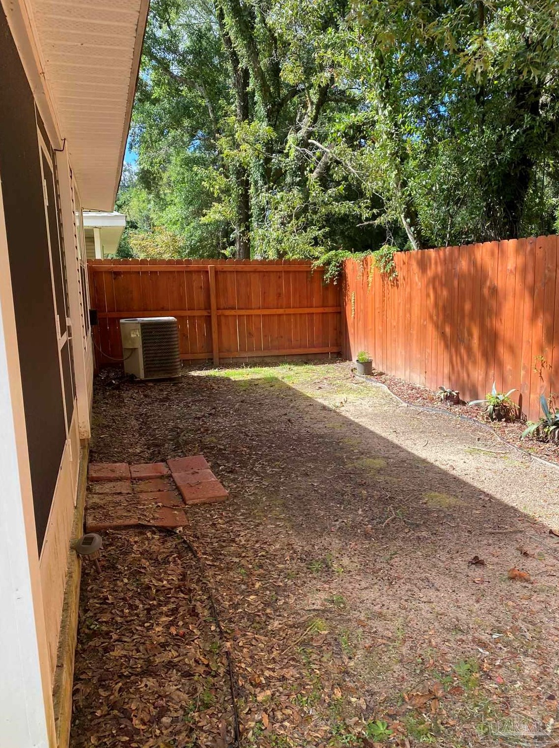 5859 Last Big Tree Ln, Pensacola FL  32505-2235 exterior