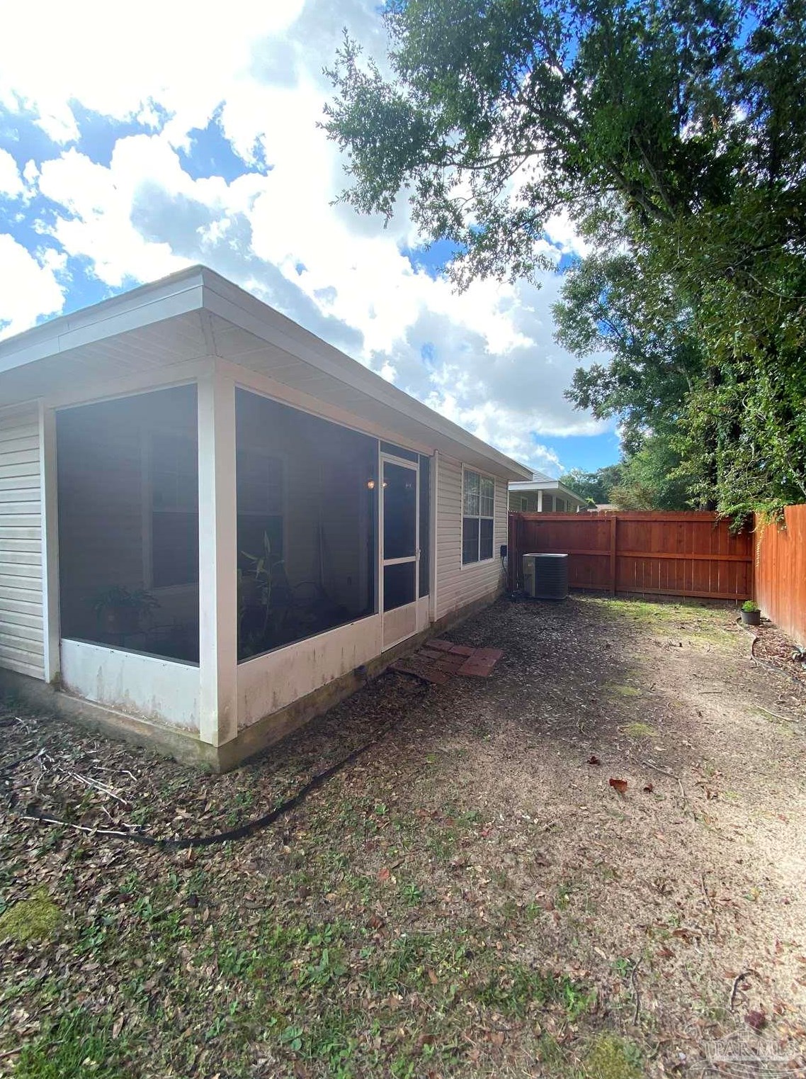 5859 Last Big Tree Ln, Pensacola FL  32505-2235 exterior