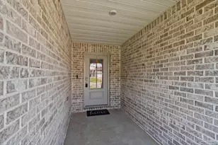 2767 Savannah Michelle Ln, Pensacola, FL 32534 - Photo 9