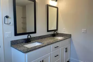 422 Kingsbridge Dr, Cantonment, FL 32533 - Photo 5