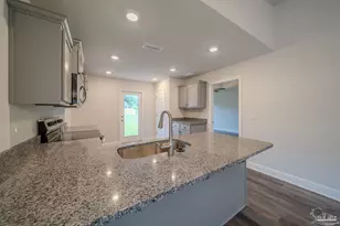 1074 Brimwood Cir, Cantonment, FL 32533 - Photo 7