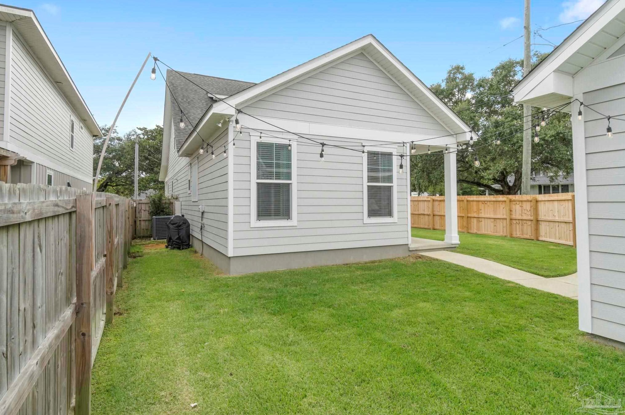 1600 Scott St, Pensacola FL 32501-1237 exterior