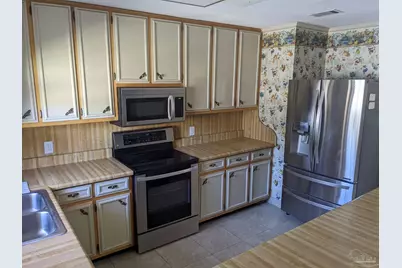 8116 Imperial Dr, Pensacola, FL 32506 - Photo 5