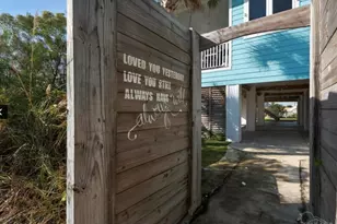 1314 Maldonado Dr, Pensacola Beach, FL 32561 - Photo 13