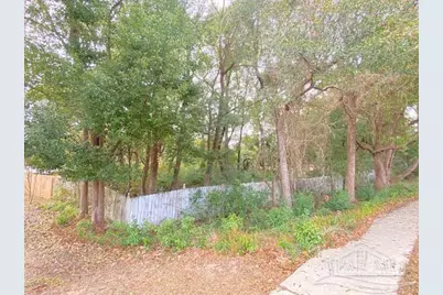 5969 Hermitage Dr, Pensacola, FL 32504 - Photo 3