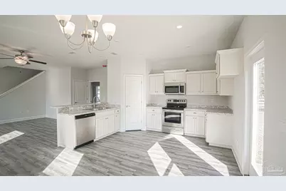 931 Pine Top Ln #7B, Cantonment, FL 32533 - Photo 5