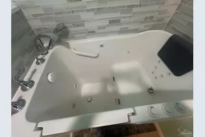 335 Vera St, Pensacola, FL 32514 - Photo 17