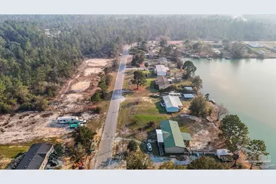 8021 Twin Lake Dr, Milton, FL 32583 - Photo 15