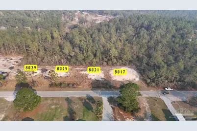 8021 Twin Lake Dr, Milton, FL 32583 - Photo 1