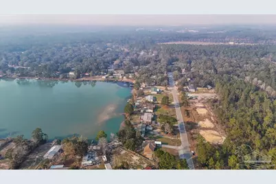 8017 Twin Lake Dr, Milton, FL 32583 - Photo 11