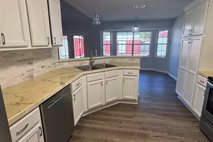 5955 Ashton Woods Cir, Milton, FL 32570 - Photo 13