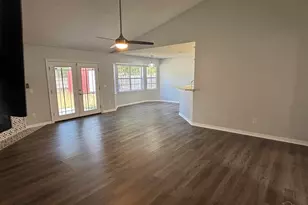 5955 Ashton Woods Cir, Milton, FL 32570 - Photo 7