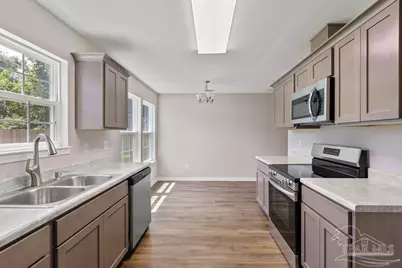 3017 Berwick St, Pensacola, FL 32503 - Photo 5