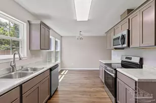 3017 Berwick St, Pensacola, FL 32503 - Photo 5