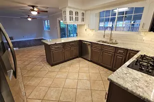 301 Poinciana Dr, Gulf Breeze, FL 32561 - Photo 23