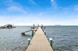 1070 Harbor Ln, Gulf Breeze, FL 32563 - Photo 47