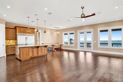 1070 Harbor Ln, Gulf Breeze, FL 32563 - Photo 7