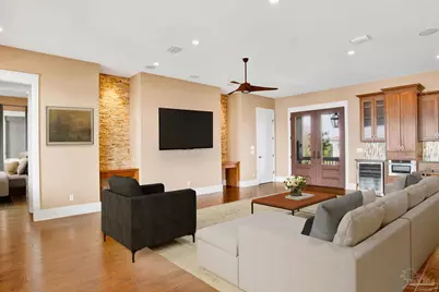 1070 Harbor Ln, Gulf Breeze, FL 32563 - Photo 5