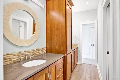 1070 Harbor Ln, Gulf Breeze, FL 32563 - Photo 31