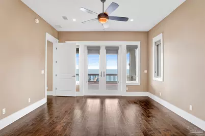 1070 Harbor Ln, Gulf Breeze, FL 32563 - Photo 15