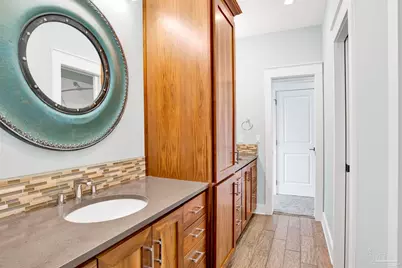 1070 Harbor Ln, Gulf Breeze, FL 32563 - Photo 33