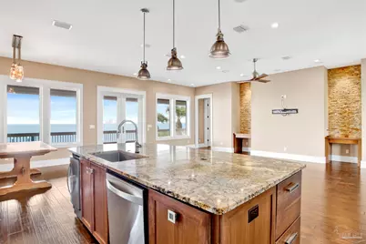 1070 Harbor Ln, Gulf Breeze, FL 32563 - Photo 13