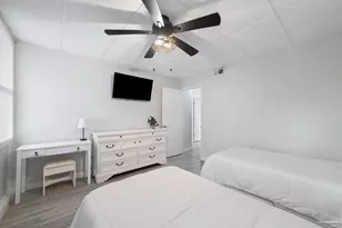 201 Pensacola Beach Rd, Gulf Breeze, FL 32561 - Photo 19