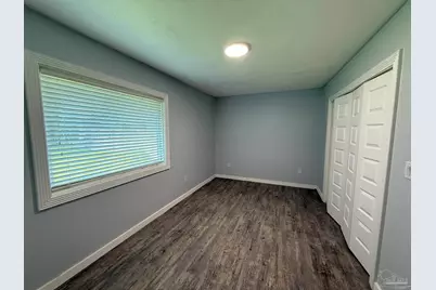 3235 Bayou Dr, Pensacola, FL 32505 - Photo 15