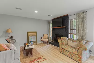 6273 Kirsten Dr, Pensacola, FL 32504 - Photo 9