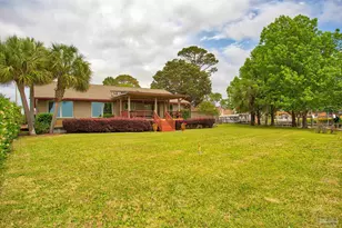 1090 Park Ln, Gulf Breeze, FL 32563 - Photo 9