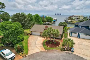1090 Park Ln, Gulf Breeze, FL 32563 - Photo 1