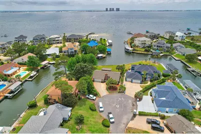 1090 Park Ln, Gulf Breeze, FL 32563 - Photo 45