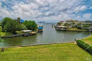 1090 Park Ln, Gulf Breeze, FL 32563 - Photo 1