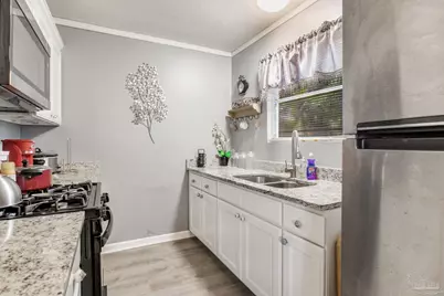 914 Lucerne Ave, Pensacola, FL 32505 - Photo 9